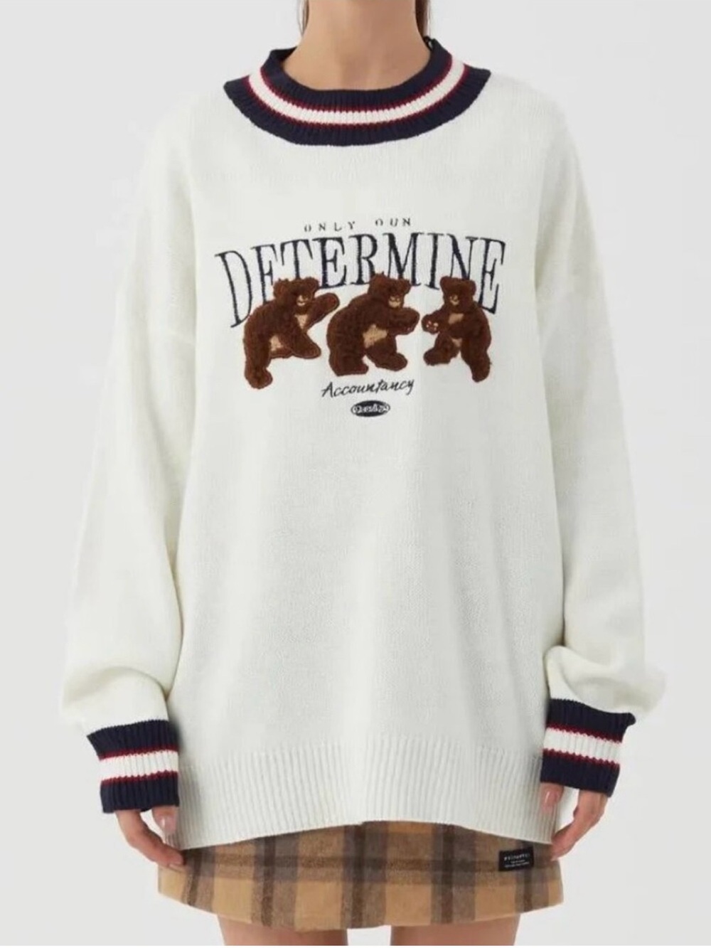 Aelfric Eden White Crewneck Sweater with Brown Bear Embroidery